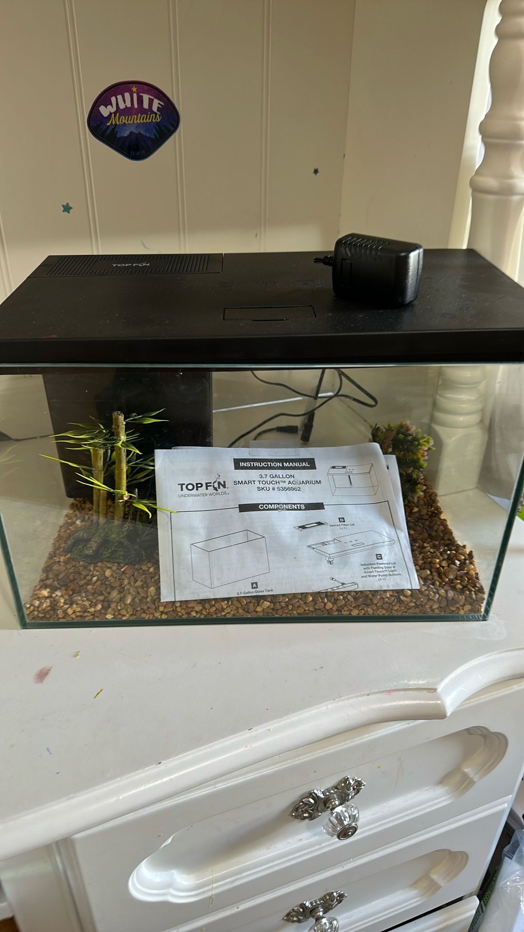 Top Fin Brand New 3.7 Gallon Glass Fish Tank With Pump Filter