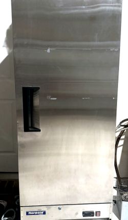 Norpole NE12R Commercial Refrigerator