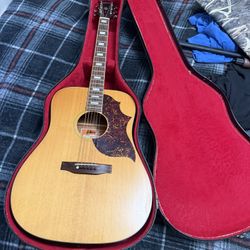 Gibson Acoustic Guitar Great Condition