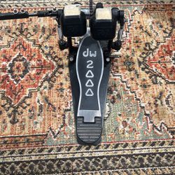 DW 2000 double bass pedal
