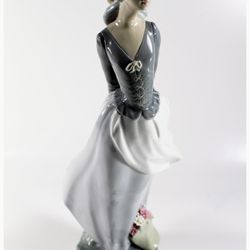 Lladro Sea Breeze Figurine ‘Retired’