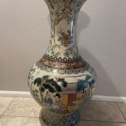 Large Floor Vintage Vase Chinese Rose Medallion style Vase