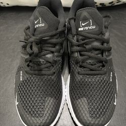 New Mens Nikes Men’s Size 6