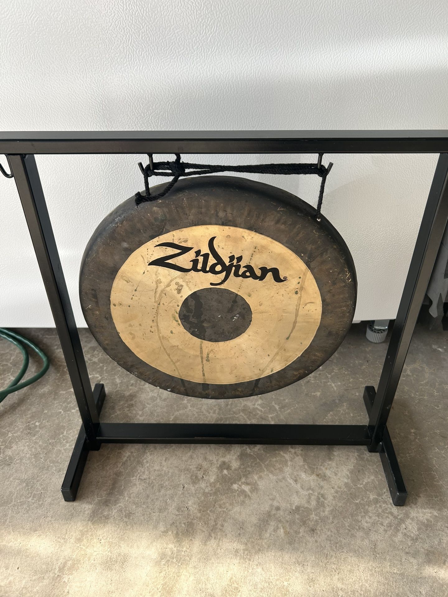 Zildjian 12” Gong Cymbal W/Stand