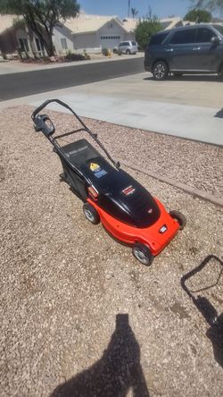Black & Decker corded electric hedgehog lawn mower with bag