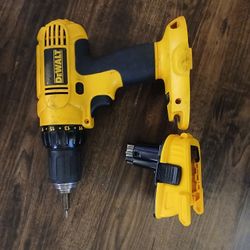 18 Volt Dewalt Drill W/ 20 Volr Converter1