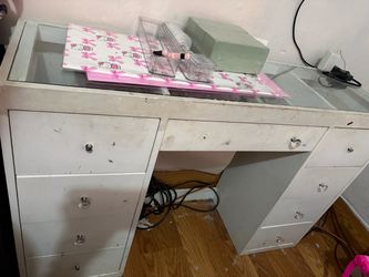 Vanity desk