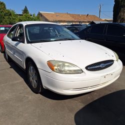 2003 Ford Taurus