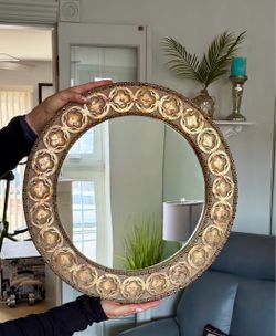 BEAUTIFUL GOLD ROUND MIRROR 20 X 20