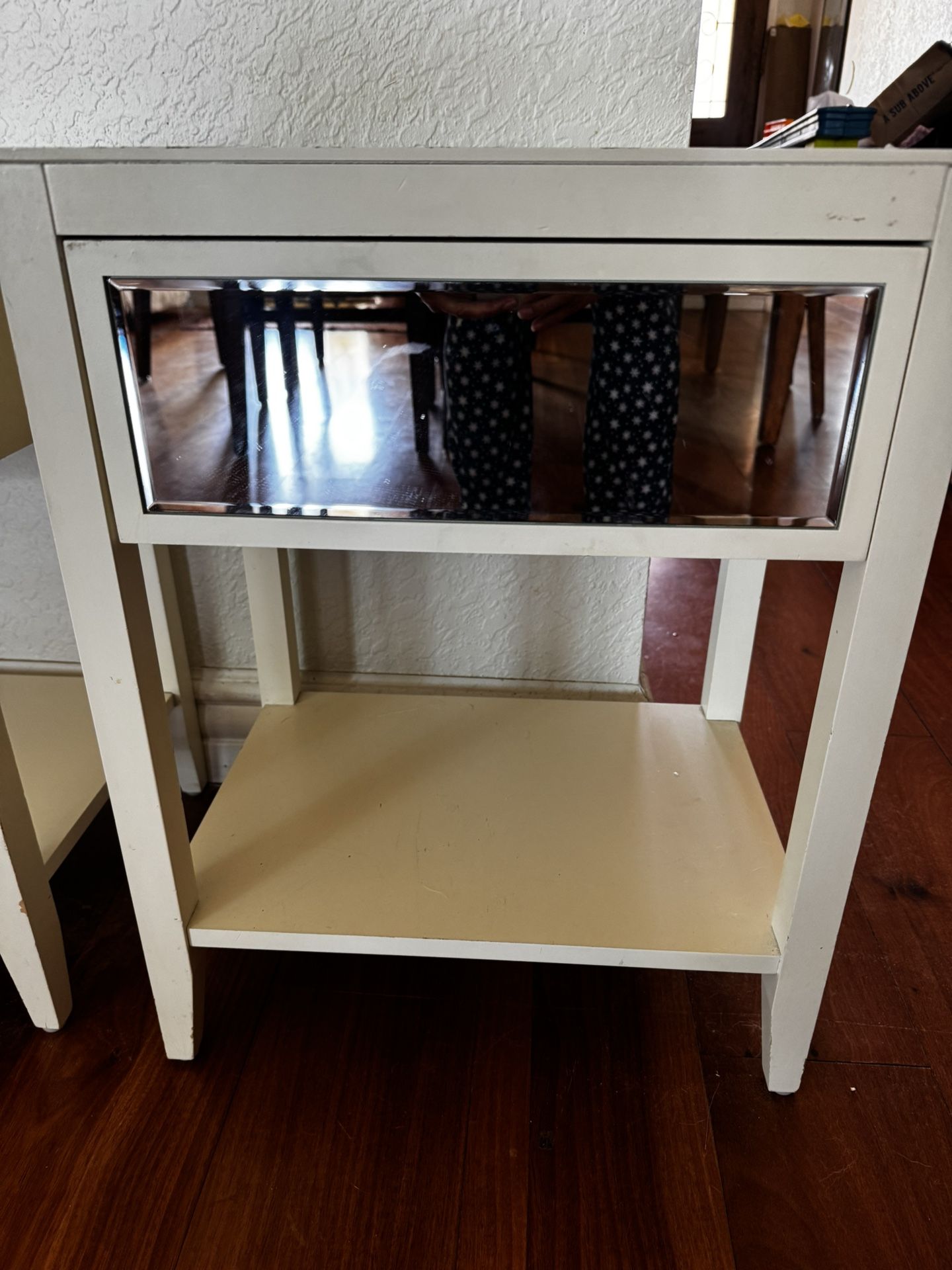Side table/night stand