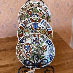 Plate Stand and Decorative Plates