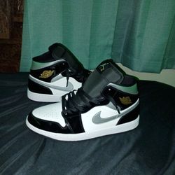 Brand New Size 12 Men 10.5 Women