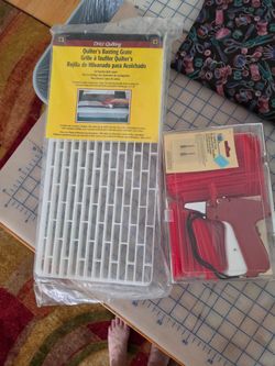 Quilt basting grid and gun