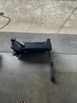 Car seat base for Nuna Pipa