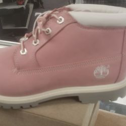 Lady's Timberlands Size 10W