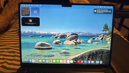 2025 MacBook Air M4 15” - 95% battery - Warranty