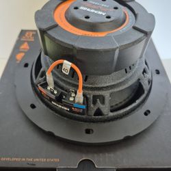 MEMPHIS ( 1 ) 8 INCH 2 OR 4 OHM SELECTABLE VOICE COIL CAR SUBWOOFER 400 WATTS ( BRAND NEW PRICE IS LOWEST INSTALL NOT AVAILABLE )