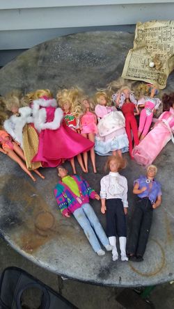 9 Barbie from the 80s.plus 4 males. FOR ALL