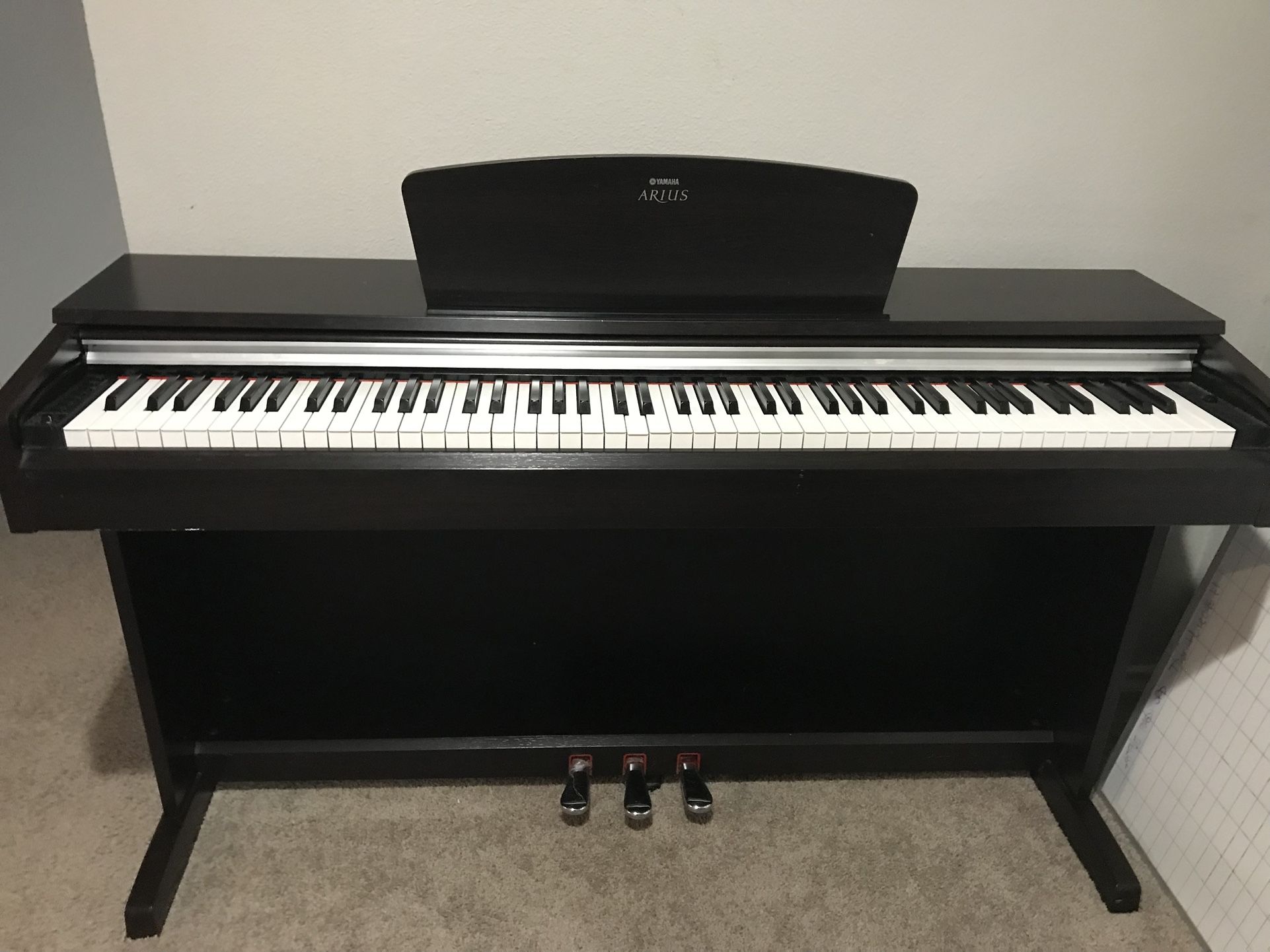 2010 Yamaha Arius YDP-141 Home Digital 88 key piano