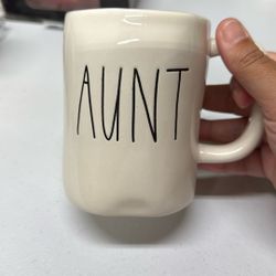 Collectible White Rae Dunn AUNT Coffee Cup / Mug