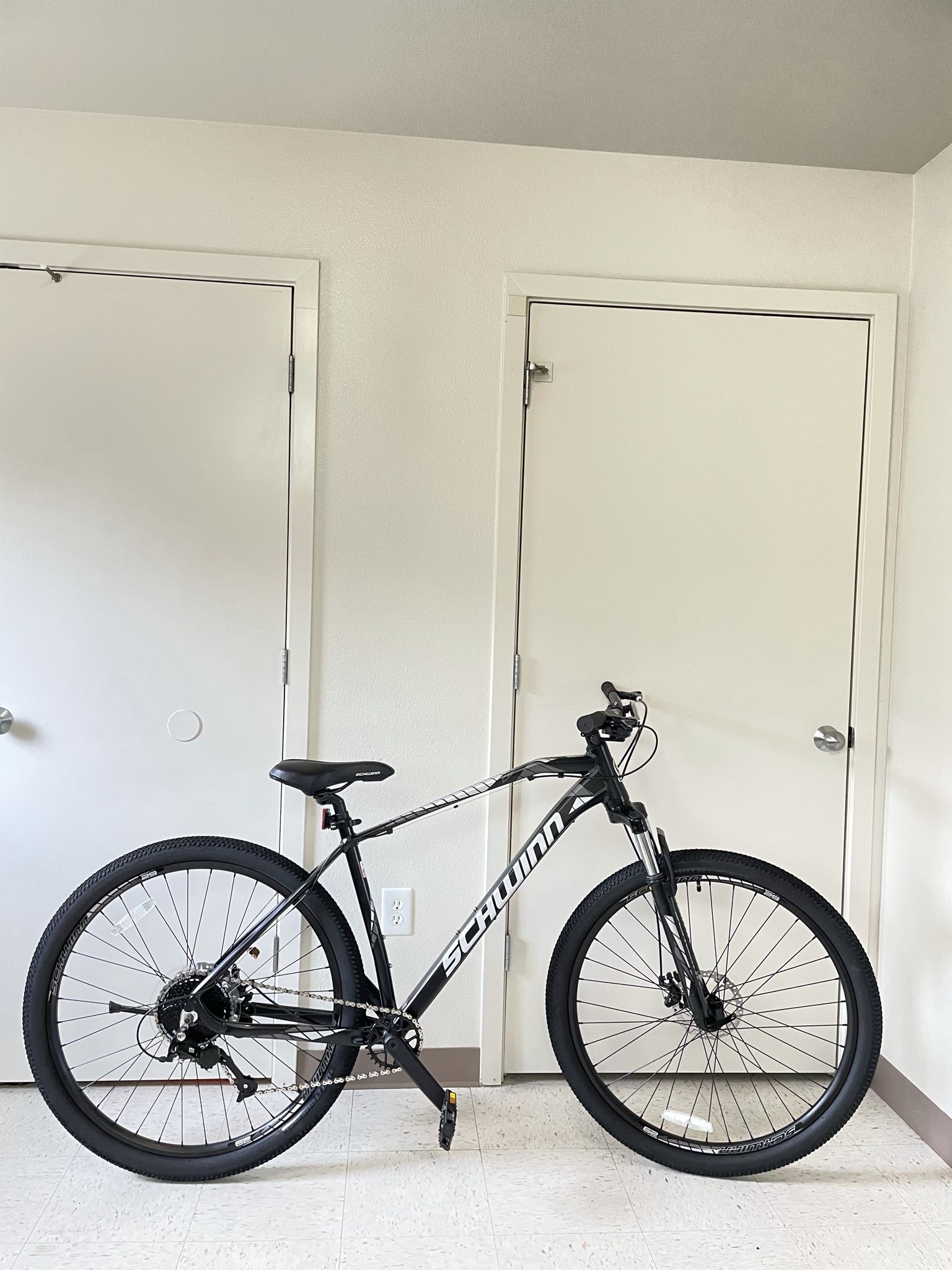 Schwinn Mountain Bike 29”