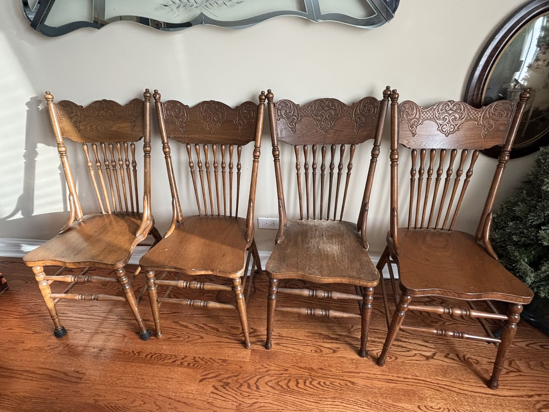 Antique Dinner Table Chairs