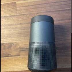 BOSE REVOLVE 2 PORTABLE BT SPEAKER (LIKE NEW)