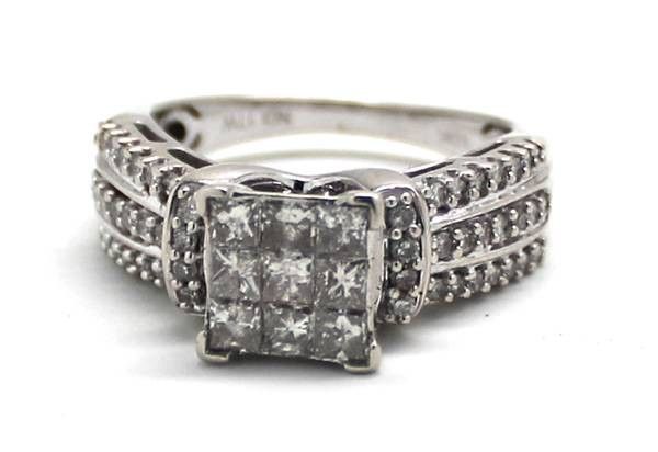 Ladies Diamond/10K Gold Engagement Ring