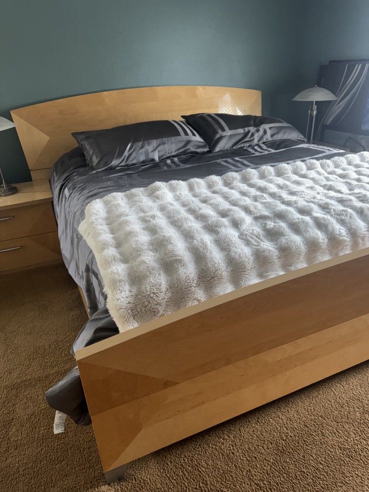 Bedroom Set - Cali King