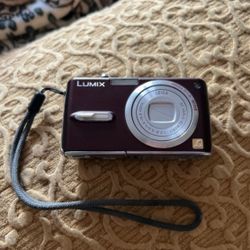 Panasonic LUMIX DMC-FX07 7.2MP Digital Camera Marrón Dark With Battery Tested