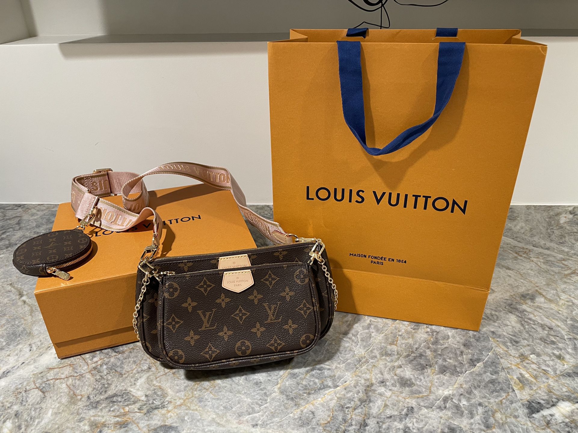 Louis Vuitton Womens Multi Pochette By The Pool – Luxe Collective