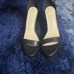Size 8  Black heels