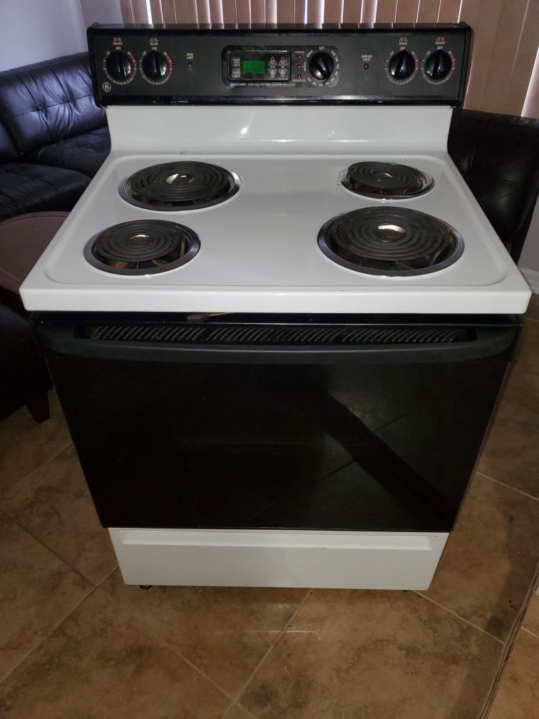 GE electric oven/Stove