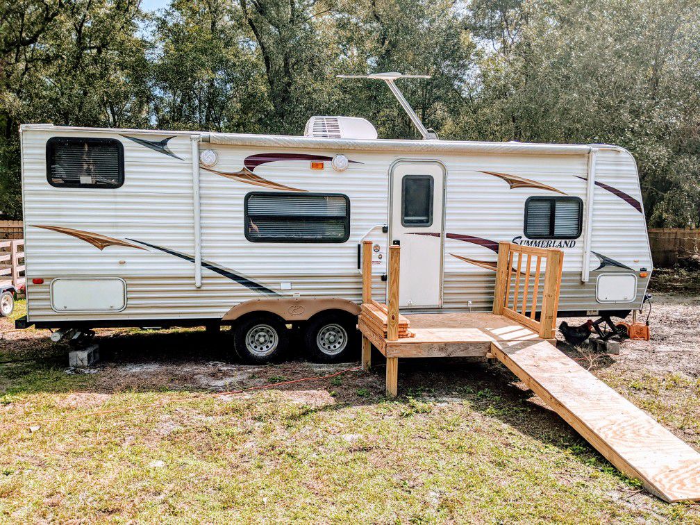 Camper, Travel Trailer, Summerland 26ft Bunkhouse Travel Trailer, Camper, RV by Keystone