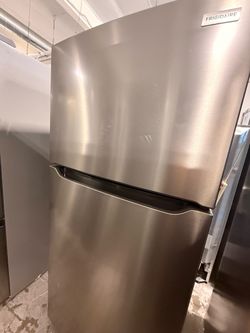 Frigidaire Stainless Steel Top-Freezer Refrigerator