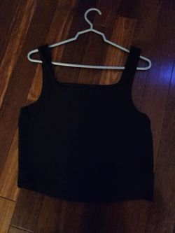 Womens black old navy crop tank