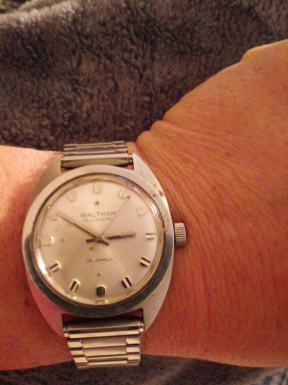 1976 Waltham Dexter 25 jewel self winding
