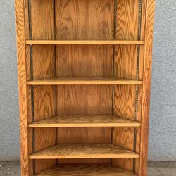 SOLID WOOD OAK CORNER CABINET WITH FIVE ADJUSTABLE SHELVES