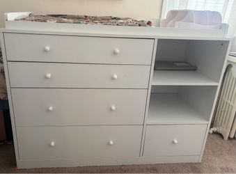 Changing table dresser