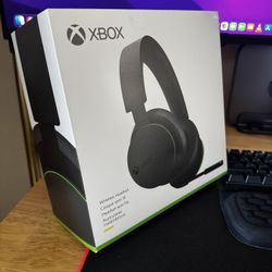 Xbox Series Wireless Headset/ Read Description 