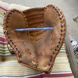 Pine Matsukan Vintage Baseball ⚾️ Glove In Good Conditions