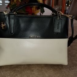 Genuine Coach Handbag - NEW Mini Borough Bag