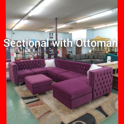 🥰 Beautiful Clearance Sectional With Ottoman 