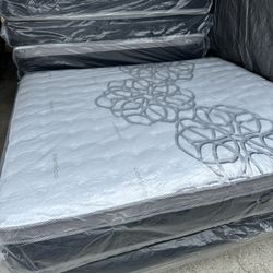 Queen Size Mattress Pillow Top 12” Thick   ❌   Brand New Mattress    ❌   All Sizes Available   ❌   Same Say Delivery 