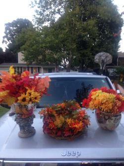 4 set of flowers with the vase all $30