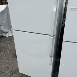 Top And Bottom Refrigerator Apartment Size