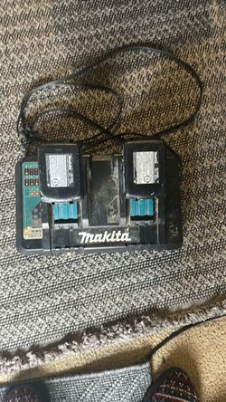 Makita Dual Port Battery Charger and Batteries