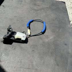 G8 Gt 2009 Fuel Door Actuator 