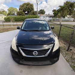 2014 Nissan versa