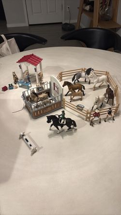 Schleich Horses, stall, paddock and more, perfect for a kids b day or a Easter basket